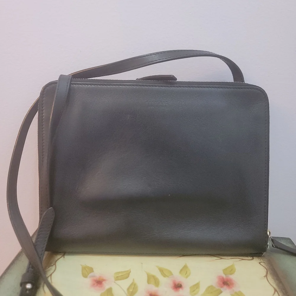 Everlane Black Leather Crossbody - Picture 1 of 15